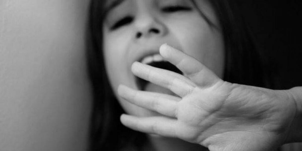 Una chica de 13 años denunció haber sido raptada y manoseada por un automovilista