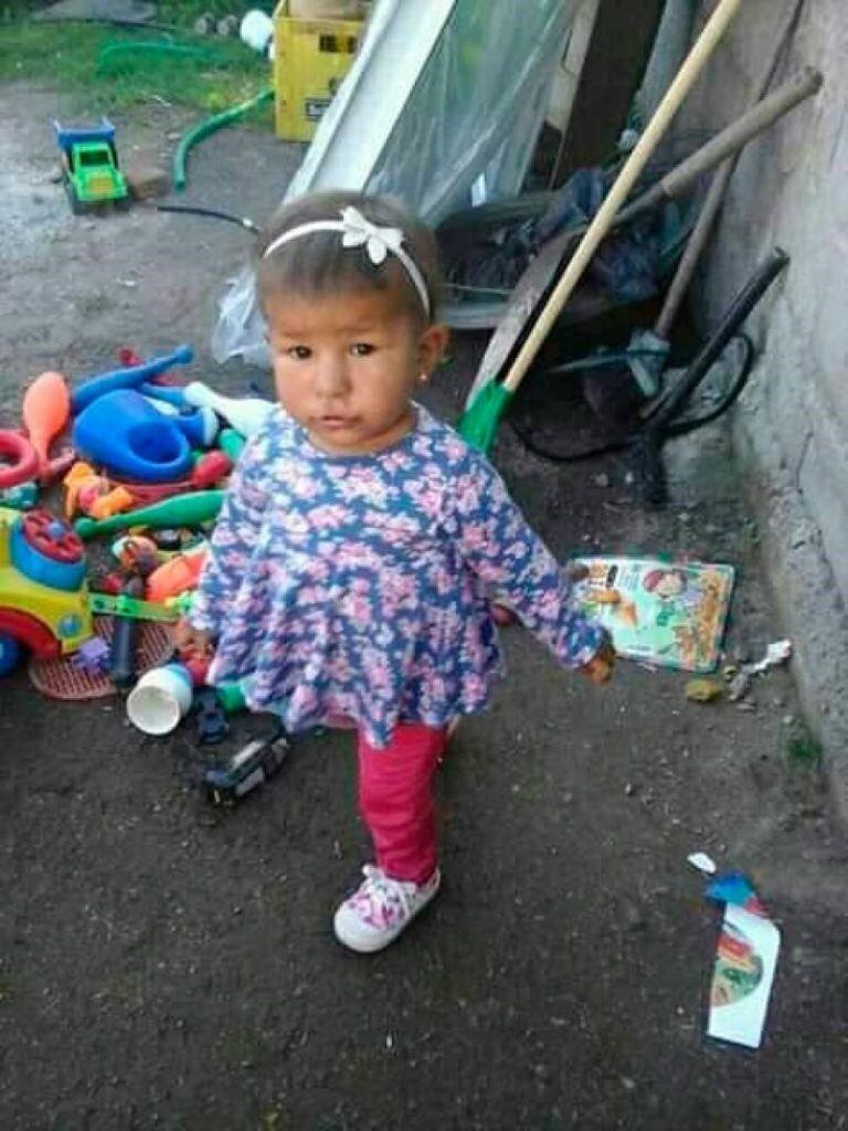 Caroline, la nena de dos años sin DNI que es buscada desesperadamente por la familia Gigena. (El Doce TV)