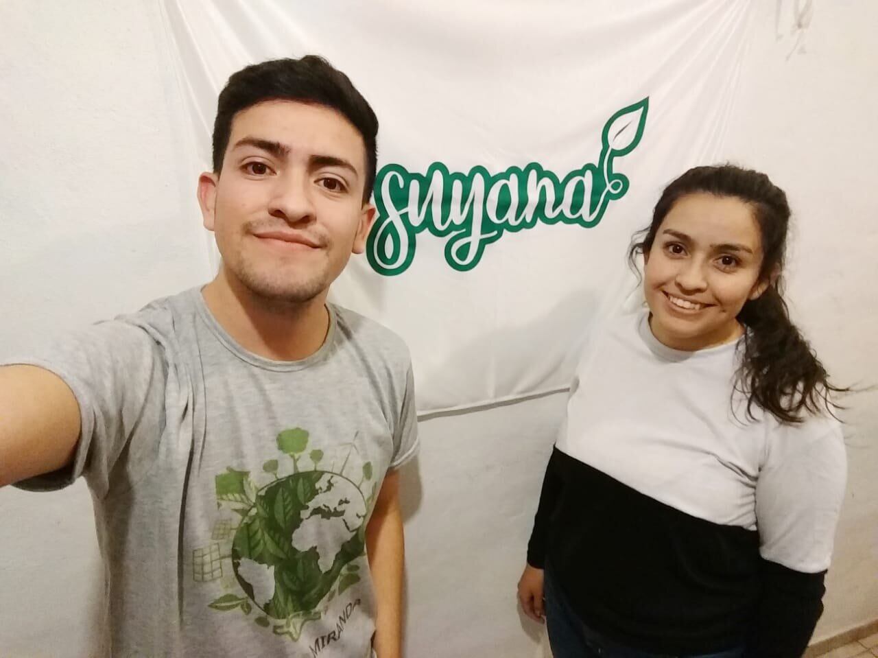 Cuidado del ambiente: hermanos alvearenses fabrican lápices con papel reciclado. 