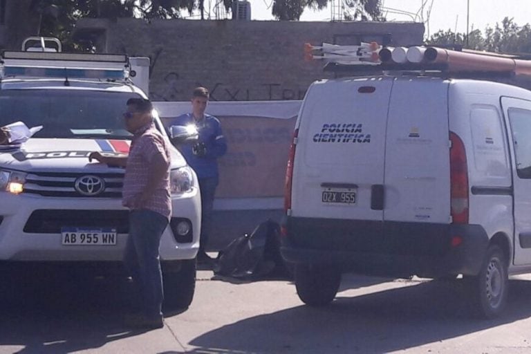 La Policía Científica fue a retirar el cuerpo.