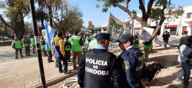 Reclamo municipales de Jesús María (Gentileza Mas Radio)