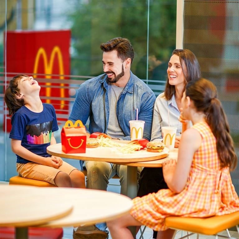 McDonald's actualizó uno de sus productos emblema, la Cajita Feliz.