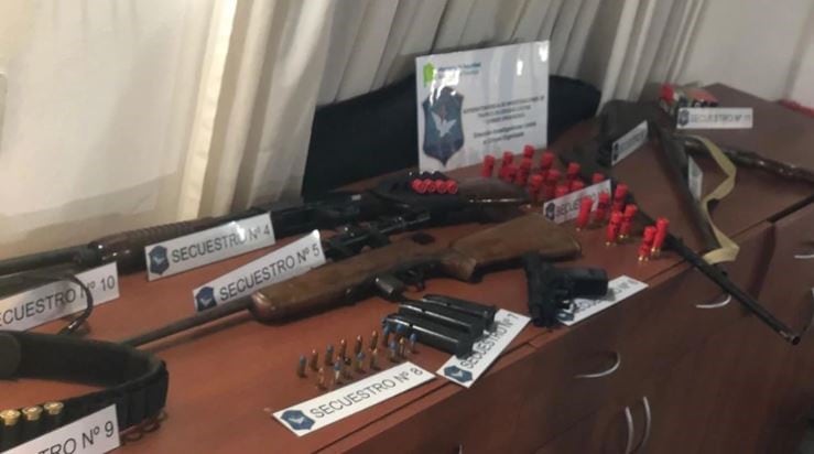 También secuestraron armas. (captura)