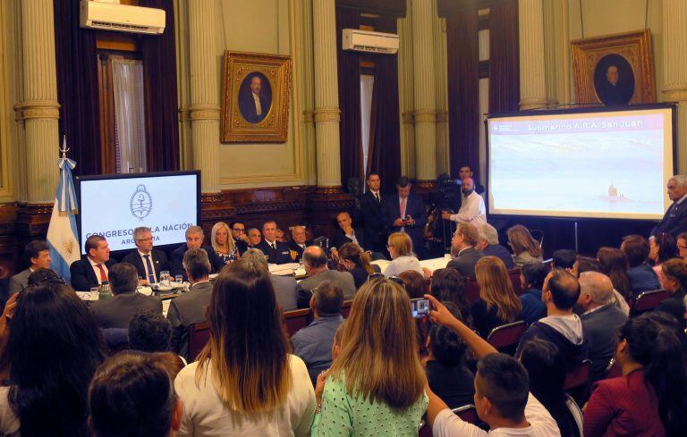 Oscar Aguad frente a la Comisión Bicameral Investigadora, para dar detalles de las tareas que se realizan en torno a su búsqueda, en abril de 2018. Crédito: EFE/Mireia Segarra.