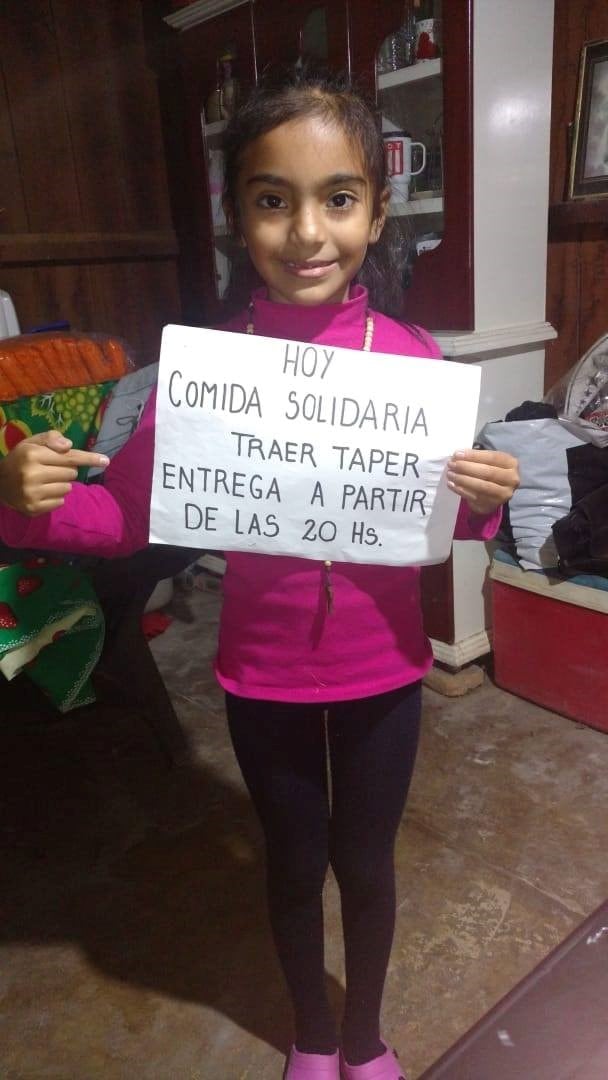 Familia Herrera alimenta a sus vecinos (Facebook Yrigoyen Ynforma Primero)