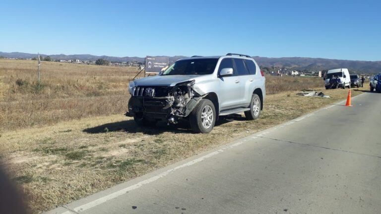 Toyota Prado que colisionó contra un Citroen sobre Ruta 5.