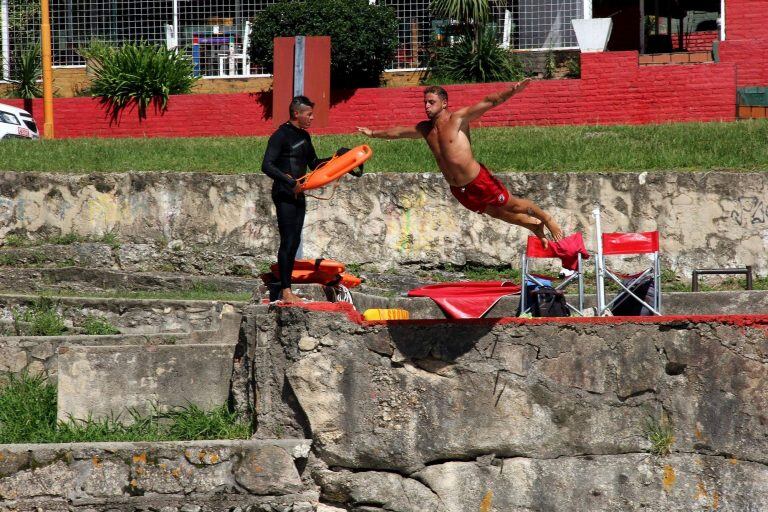 Guardavidas entrenan en Carlos Paz