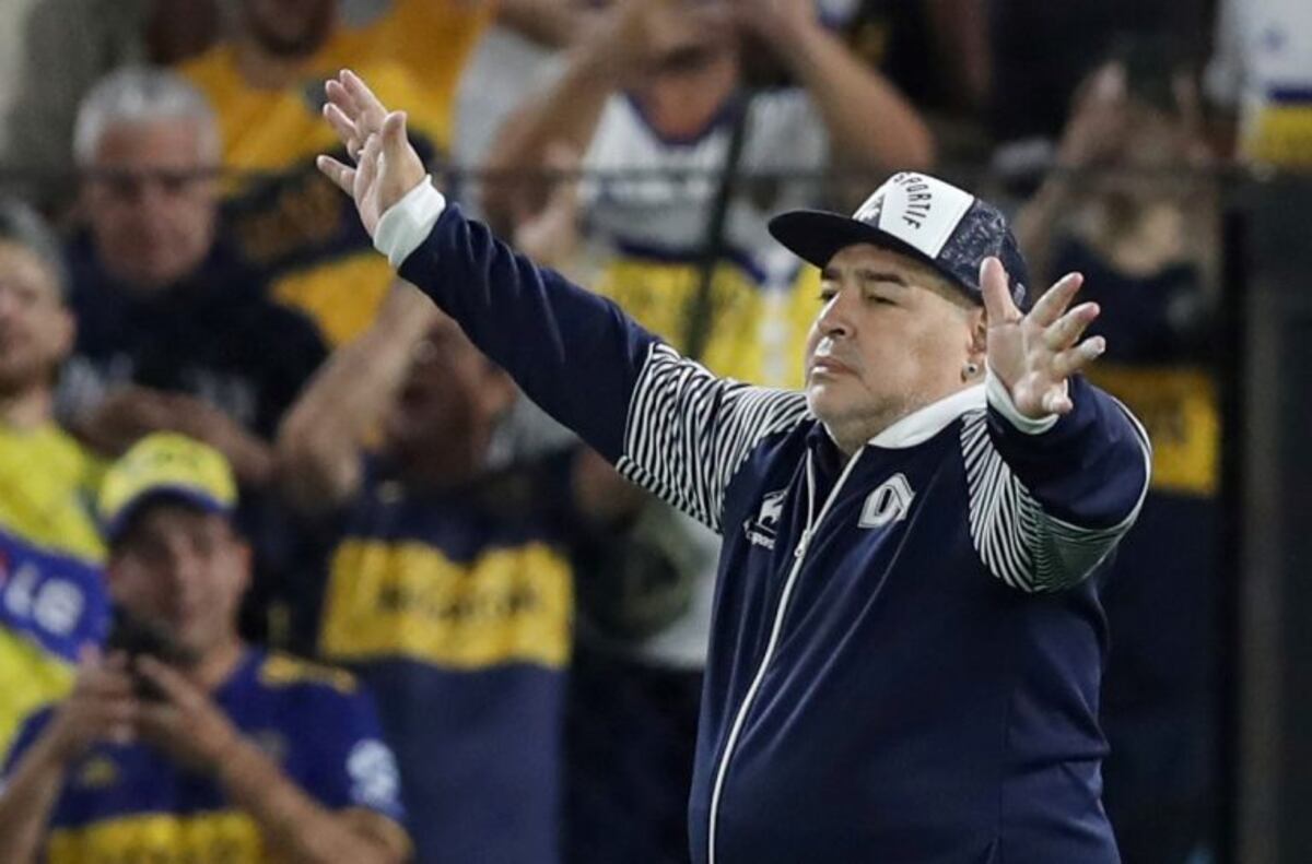 Un candidato a la Federación Española quiere a Maradona como DT de España