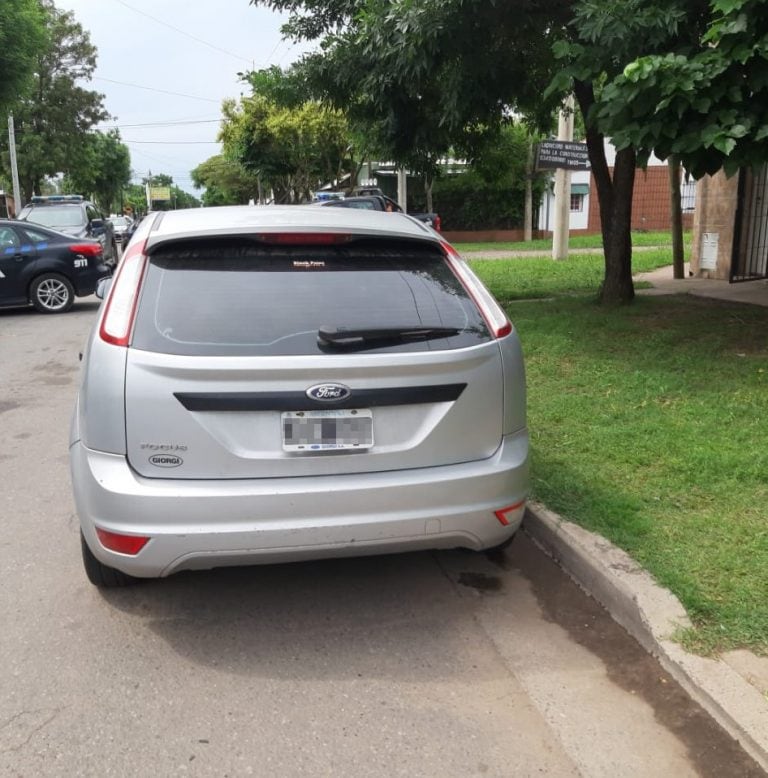 El Ford Focus fue inspeccionado en Ituzaingó al 1400. (@minsegsf)