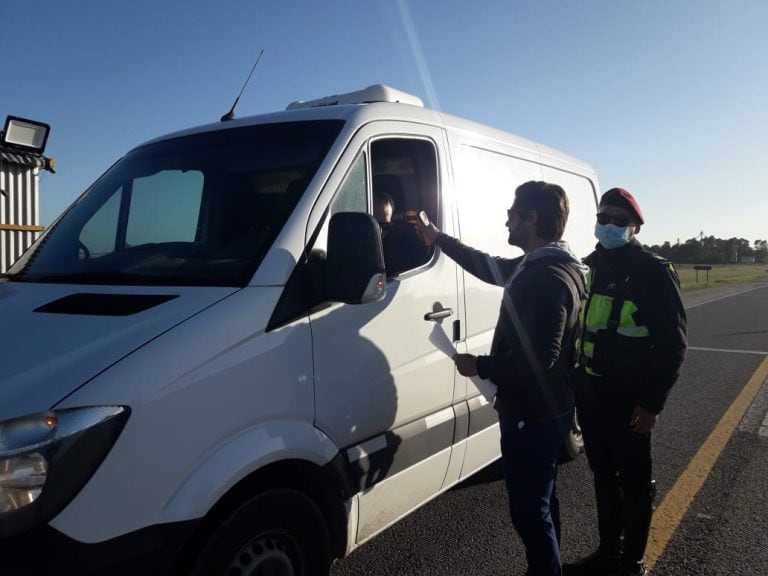 Se entrega a camioneros y transportistas protocolo Covid-19