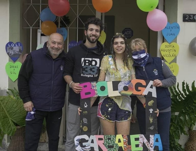 La familia de Micaela le organizó un particular festejo (web).