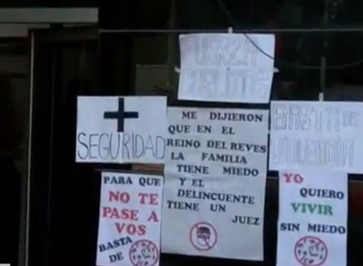 Encendida protesta de familiares del empleado de Assa apuñalado en barrio Ludueña