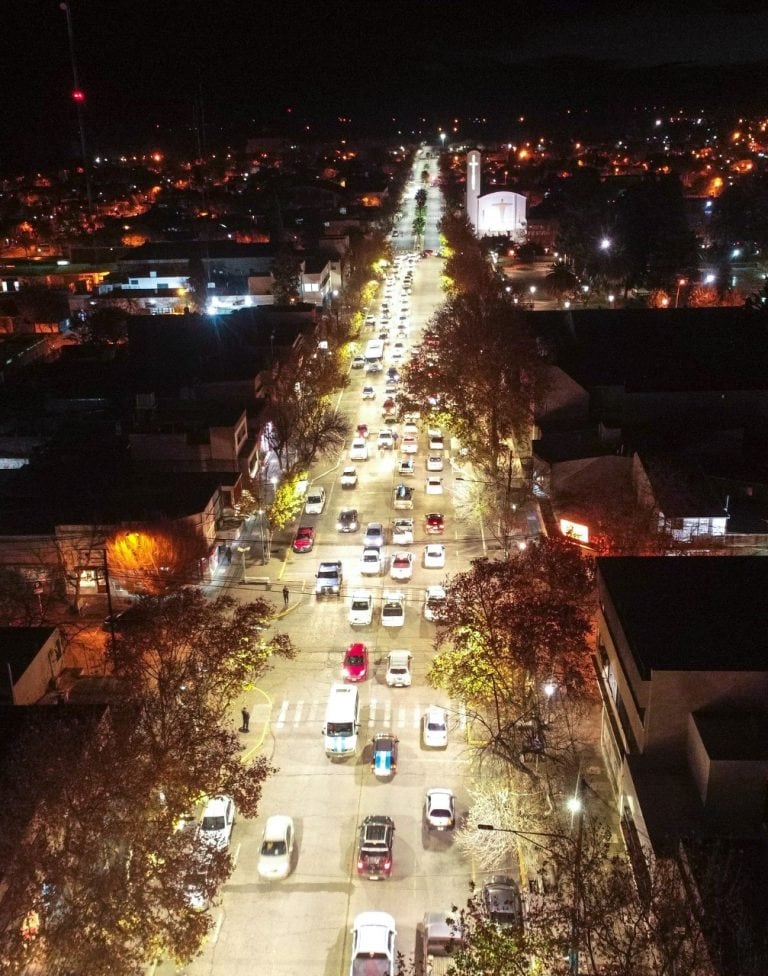 Multitudinaria caravana en General Alvear en apoyo a Portezuelo del Viento.