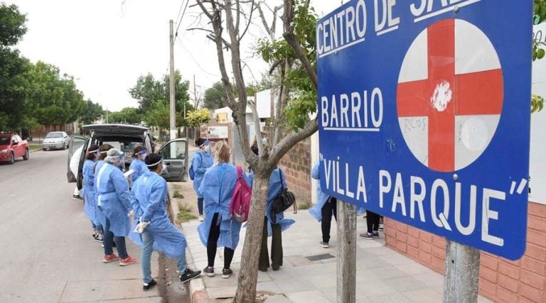 El personal de búsqueda activa en el Centro de Salud de Villa Parque (APN)