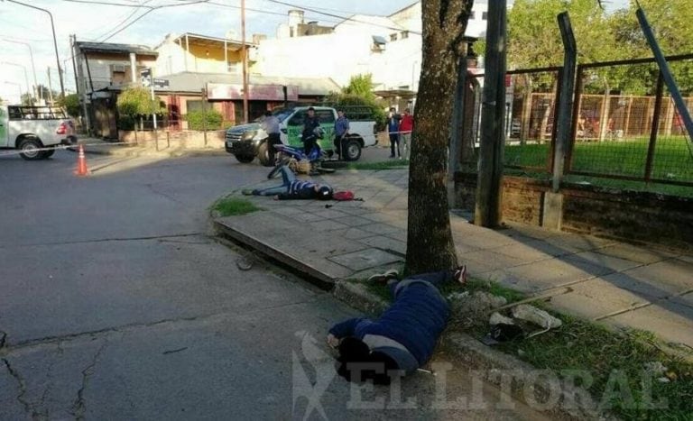 Murió un motochorro al chocar contra un árbol. (Foto: El Litoral)