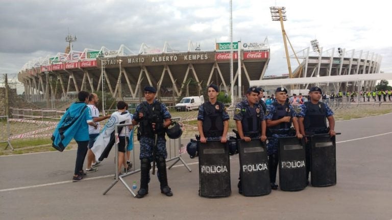 La previa del Clásico entre Belgrano y Talleres en una nueva edición que se juega en verano en el estadio Mario Kempes.