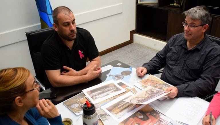 reunión del Intendente con agrupación tour de la aldea