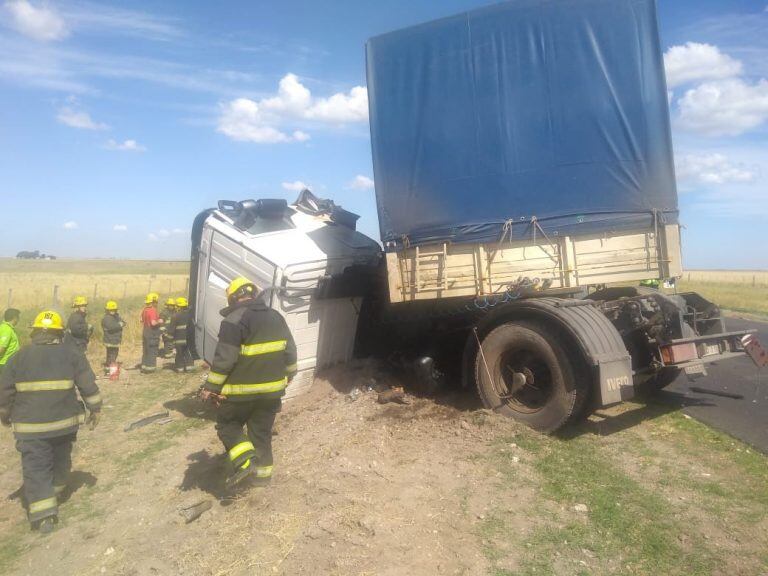 El conductor del camión resultó ileso