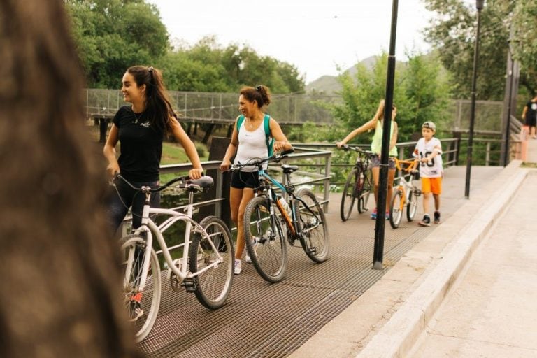 Los paseos en bicicleta son uno de los preferidos de los turistas.