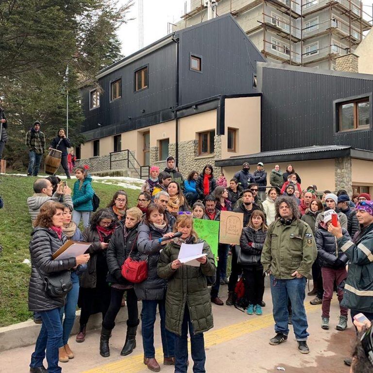 Manifestación de ambientalistas en contra del Corredor Beagle.