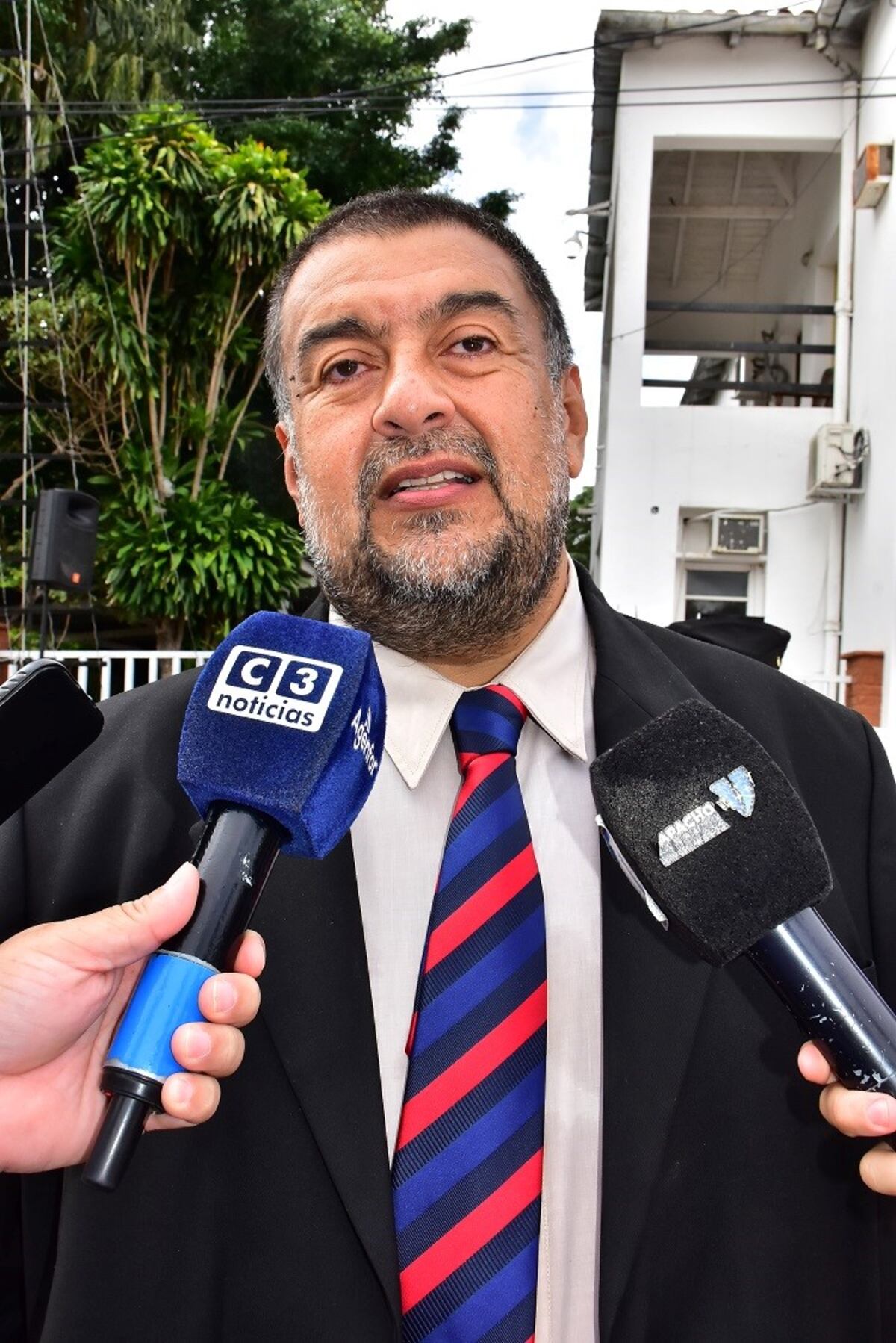 El Ministro González dijo que la despenalización de la marihuana debe tratarse en el Congreso