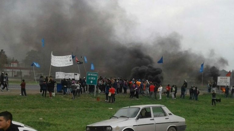 La protesta incluyó cortes parciales cerca del mediodía.