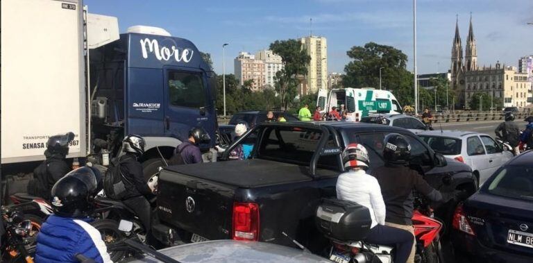 Cinco heridos por un choque múltiple en el barrio porteño de Constitución.