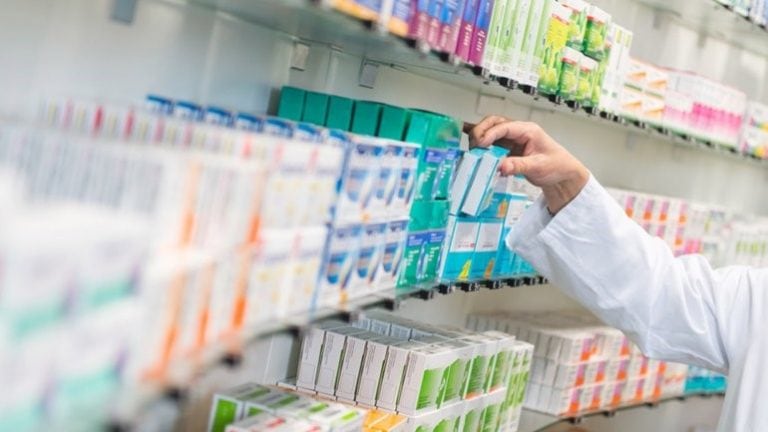 En las farmacias no hay faltantes de elementos de protección