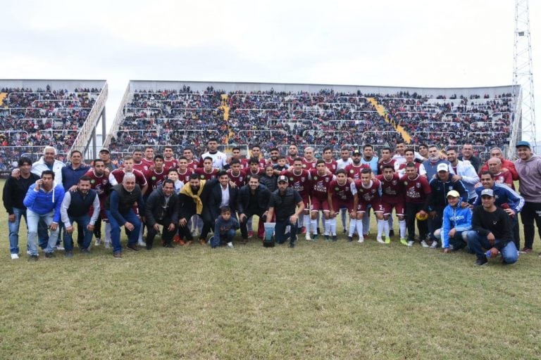 Sergio Casas reinauguró este domingo el histórico estadio de fútbol “Carlos Augusto Mercado Luna”