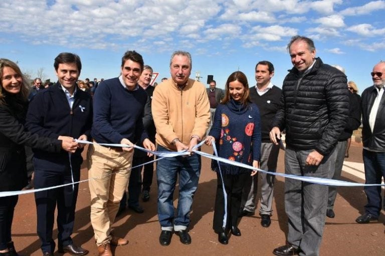 El gobernador de la provincia de Misiones inaugurando el tramo de la autopista que conecta Garupá con Cerro Corá.