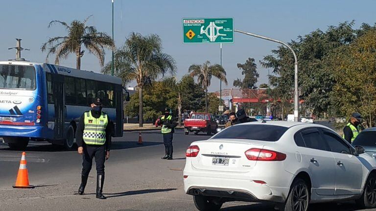 Realizan controles puerta a puerta en la zona sur de la ciudad de Salta (Gentileza ministerio de Seguridad)