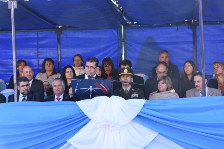 Acto y desfile civico 25 de mayo - La Rioja