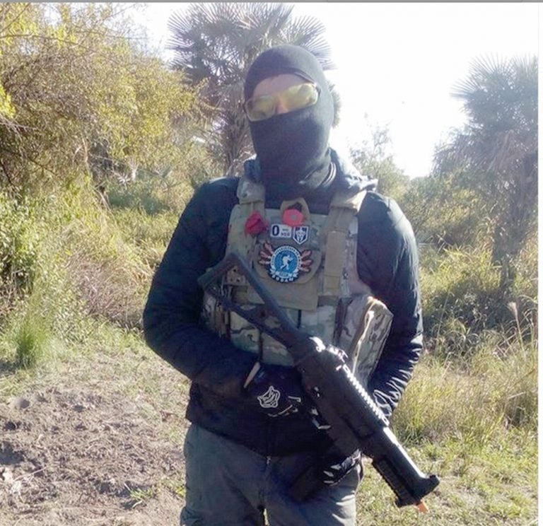 El Airsoft es un deporte extremo que simula un combate militar en campo abierto o en un lugar cerrado. (Foto: Gentileza Instagram Comando5Formosa)