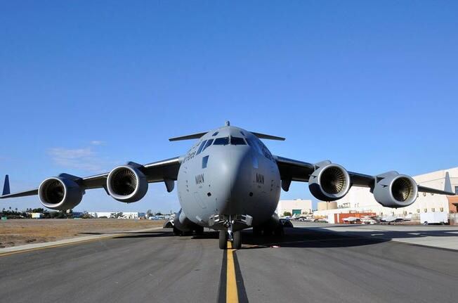 Avión C-17. Listos para despegar.