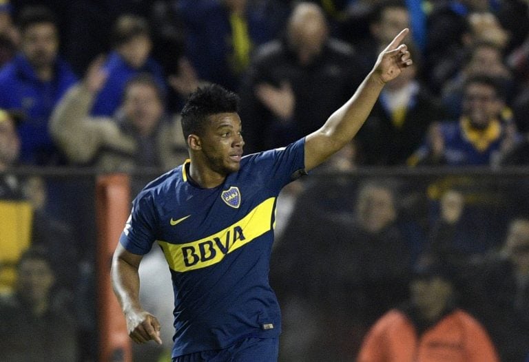 Argentina's Boca Juniors defender Frank Fabra celebrates after scoring the team's second goal against Peru's Alianza Lima during the Copa Libertadores 2018 group H football match at the "Bombonera" stadium in Buenos Aires, Argentina, on May 16, 2018. / AFP PHOTO / JUAN MABROMATA cancha boca juniors frank fabra futbol copa libertadores 2018 futbol futbolistas boca juniors alianza lima