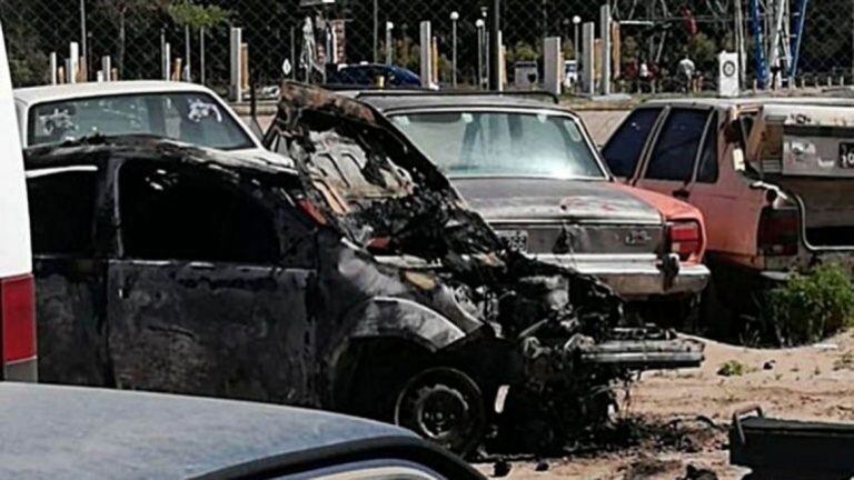 Así quedó el vehículo de la familia Wircaleo (Foto: LM Neuquén)