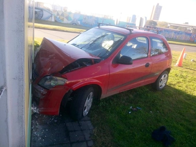 El accidente se produjo en el límite con Granadero Baigorria. (@JonatanRaimundo)