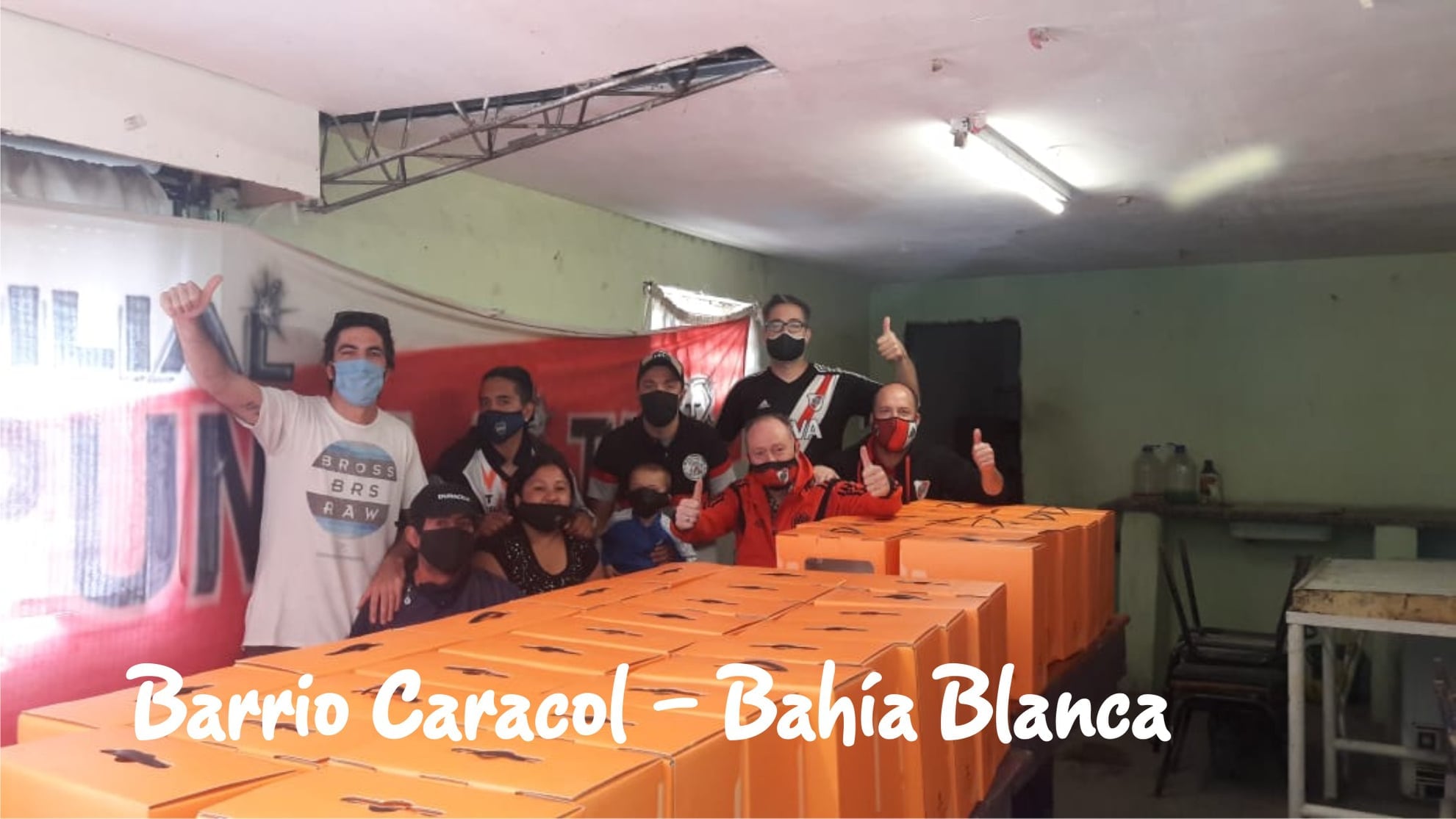 Entrega de canastas navideñas en Barrio Caracol (Bahía Blanca)