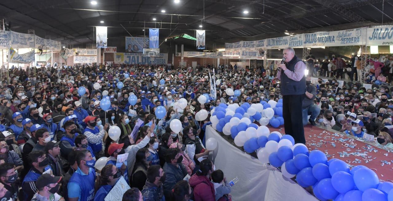 Jaldo participó en un multitudinario acto en Leales.