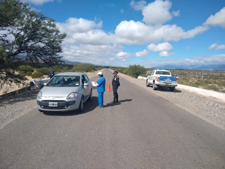 Controles en los ingresos a Amaicha del Valle y Colalao del Valle.