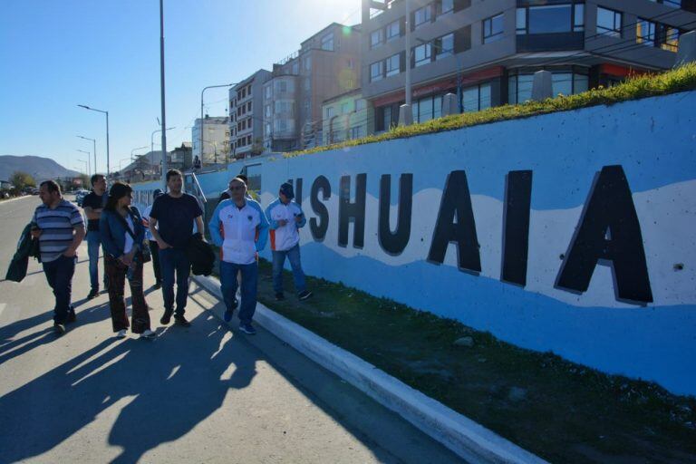 Restauración mural Malvinas en Ushuaia.