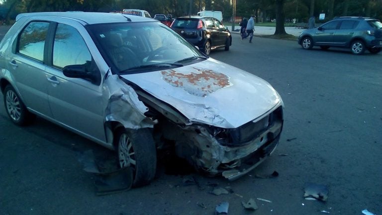 La colisión ocurrió en Oroño a la altura del Parque Independencia. (@joreduperez)