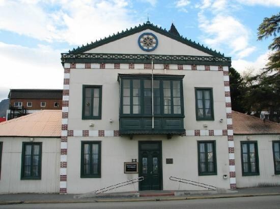 La Dirección Provincial de Museos y Patrimonio y el Museo del Fin del Mundo, se prepara para la apertura de la muestra “Caminata por Malvinas, naturalmente argentinas y fueguinas”.