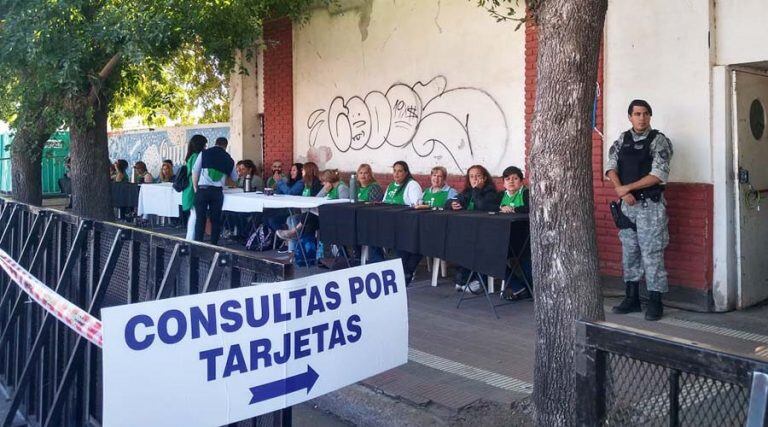 La entrega se extendió hasta las 15 horas (Vía Santa Rosa).