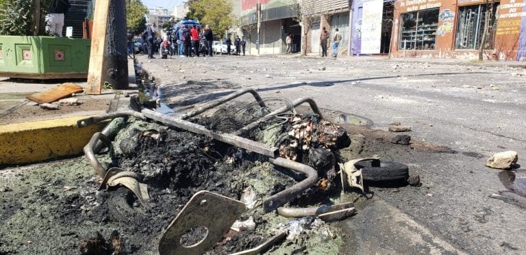 Violento cruce entre la Policía y Luz y Fuerza.