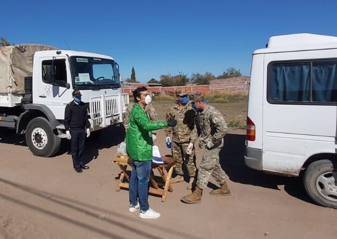 El Municipio y la Armada entregaron 16 kilos de alimentos en Punta Alta