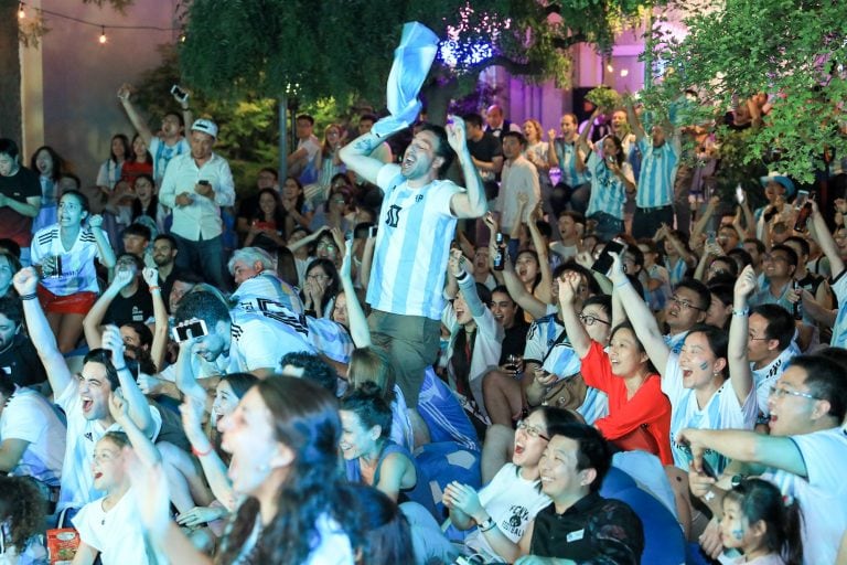 Euforia, luego del primer gol de Argentina.