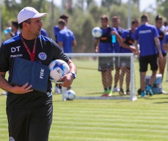 Diego Dabove, dejaría Godoy Cruz y podría dirigir a Colón de Santa Fe.