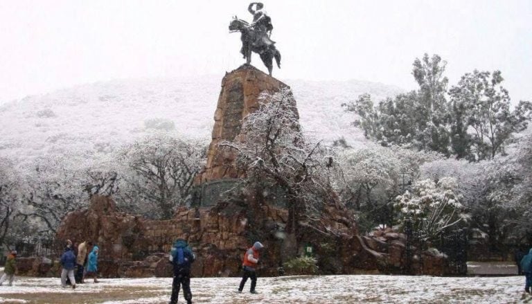 Gran nevada en Salta en julio del 2010 (Facebook Meteoro)