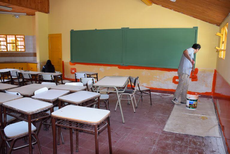 Hasta la semana pasada se realizaba trabajos de refacción y mantenimiento en las escuelas, con el fin de ponerlas en condiciones de cara al inicio del ciclo lectivo 2019.